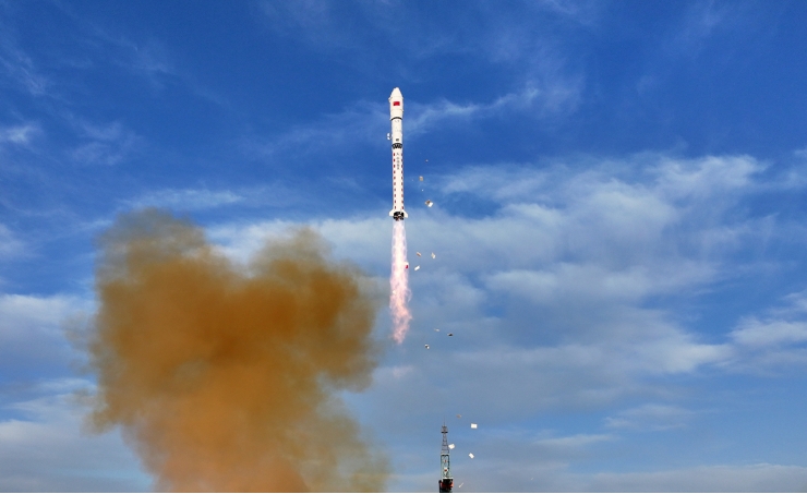 长二丁火箭成功发射试验三十一号卫星