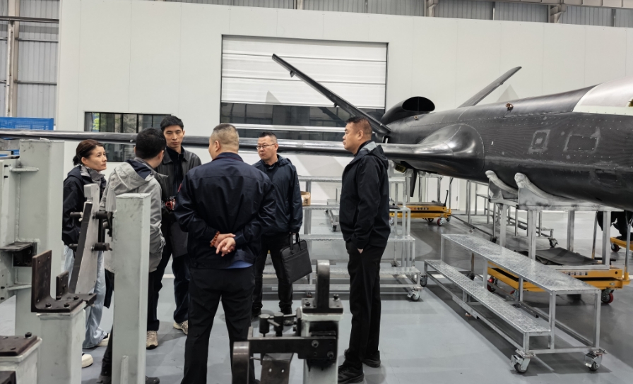 空军工程大学无人机学院领导莅临陕西大前航空参观指导，共话无人机产业发展新篇章