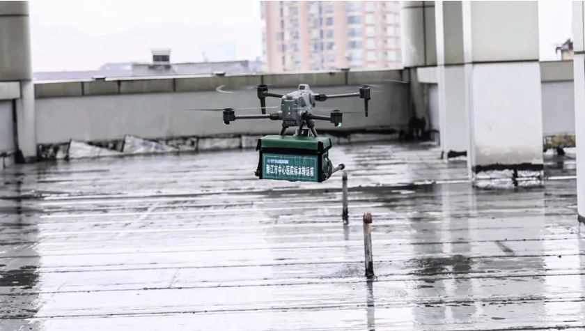 无人机开启医共体“空中快线” 潜江市中心医院实现低空医疗物流新突破